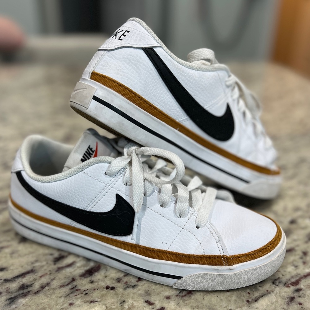 Nike Court Legacy Sneaker women’s shoes
